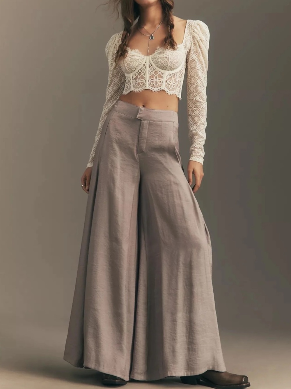 Skirty Wide-Leg Trousers
Pilcro
NWOT
COLOR- taupe